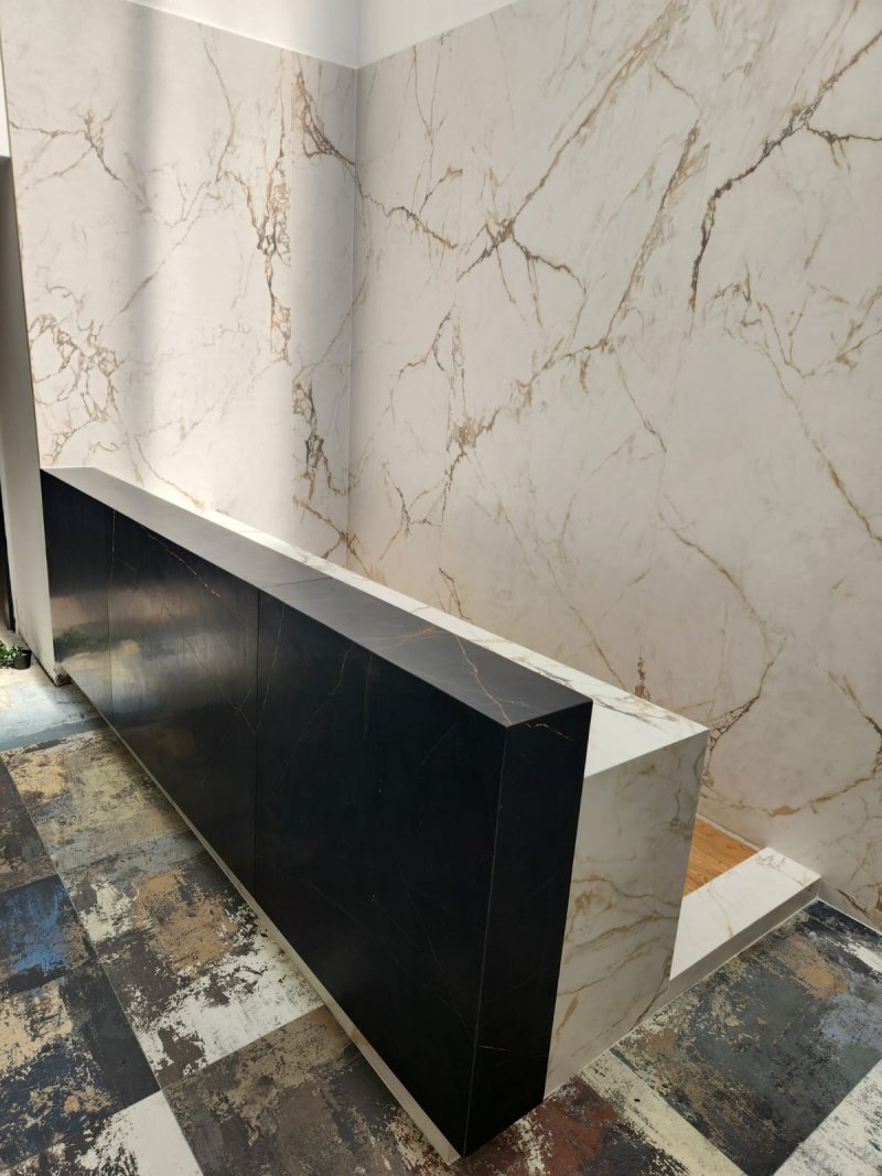 Large-format white and black marble installation – right side view, RC Tiling Dublin
